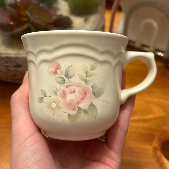 Pfaltzgraff tea rose coffee cup - Picture 1 of 4